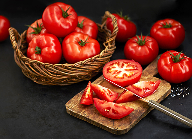 Фото - 3 рецепта из томатов: гаспачо, салат и брускетта