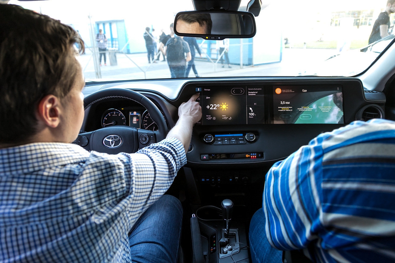 Фото - Яндекс показал демомобиль на базе Toyota RAV4 с платформой Яндекс.Авто»