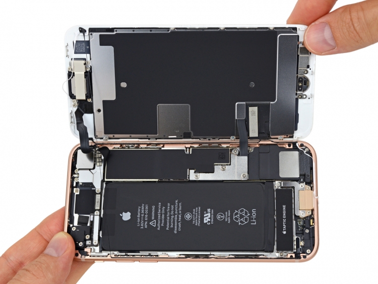 Фото - Инженеры iFixit показали, как устроен iPhone 8 внутри»