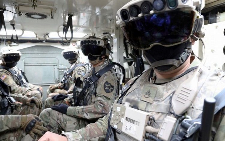 Фото - Армейская версия Microsoft HoloLens оказалась вредной для солдат — после неё кружится и болит голова